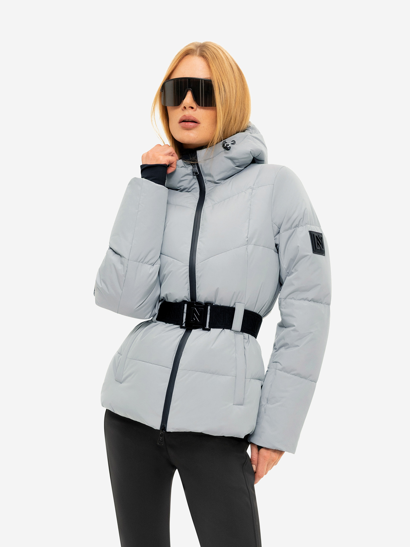Ski jacket with elastic belt