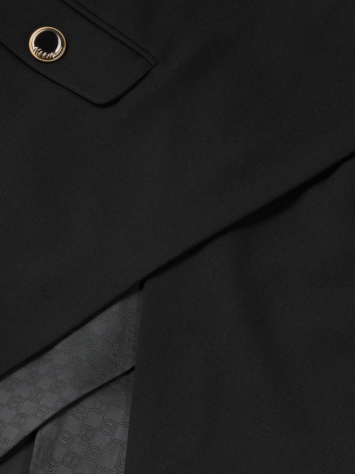 Short skirt with logo detail