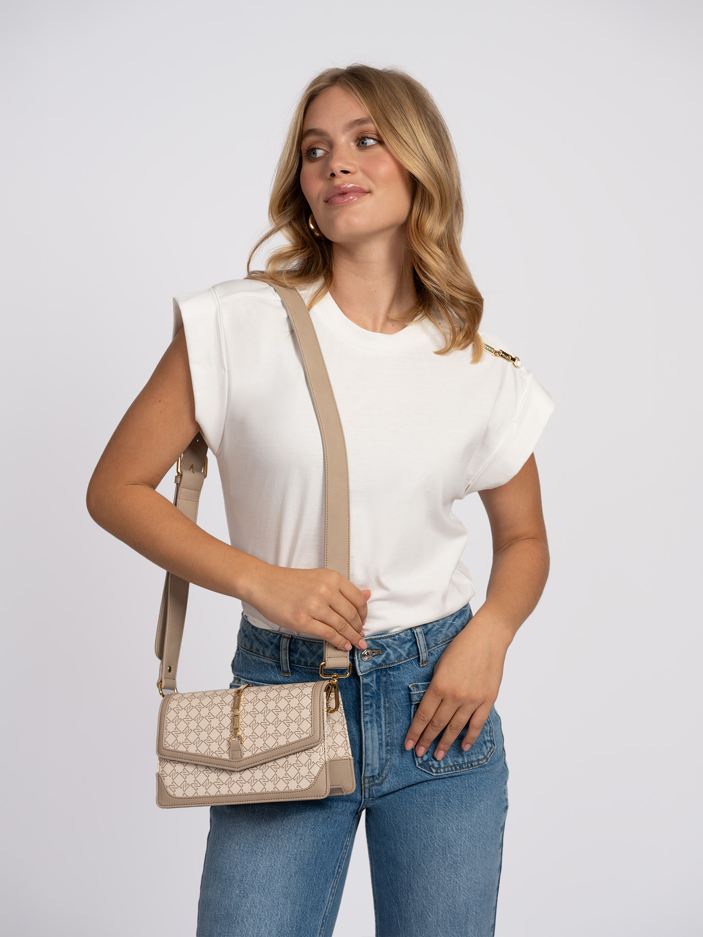 Shoulder bag with logo pattern and chain detail