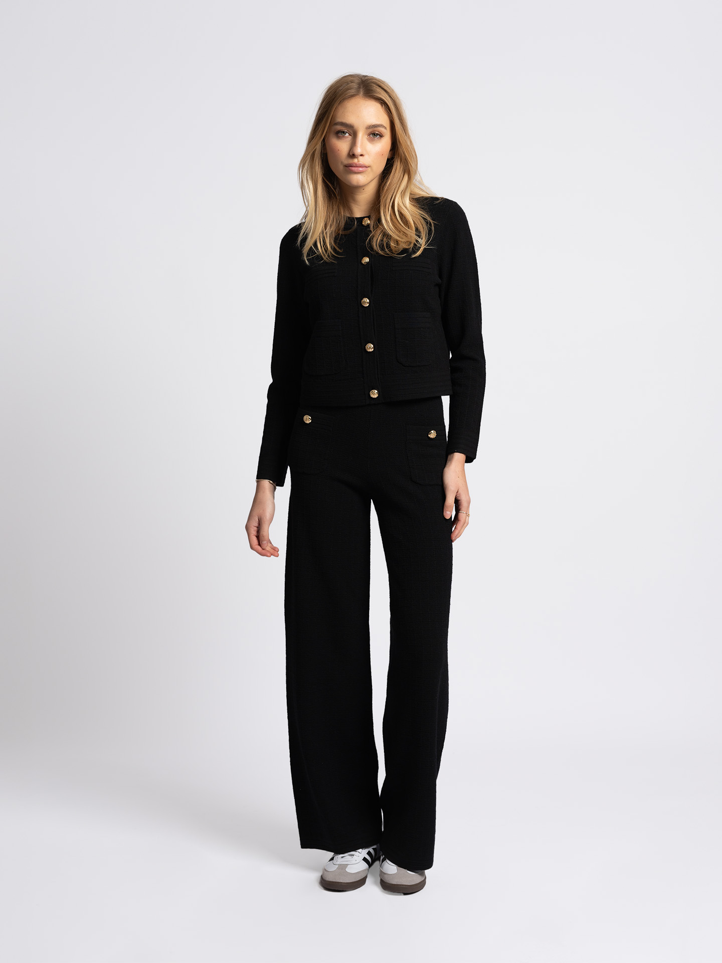 Knitted pants with diamond structure