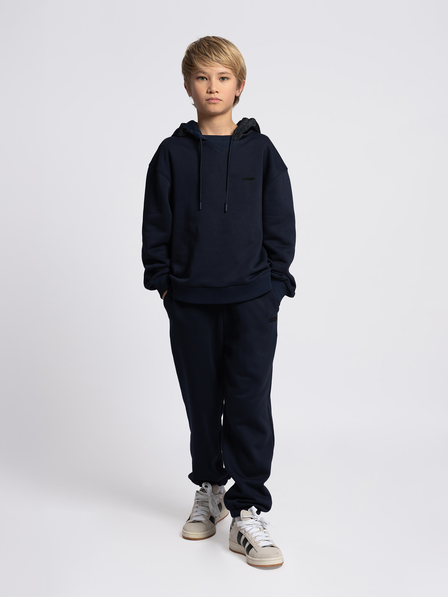 Loose-fitting sweatpants