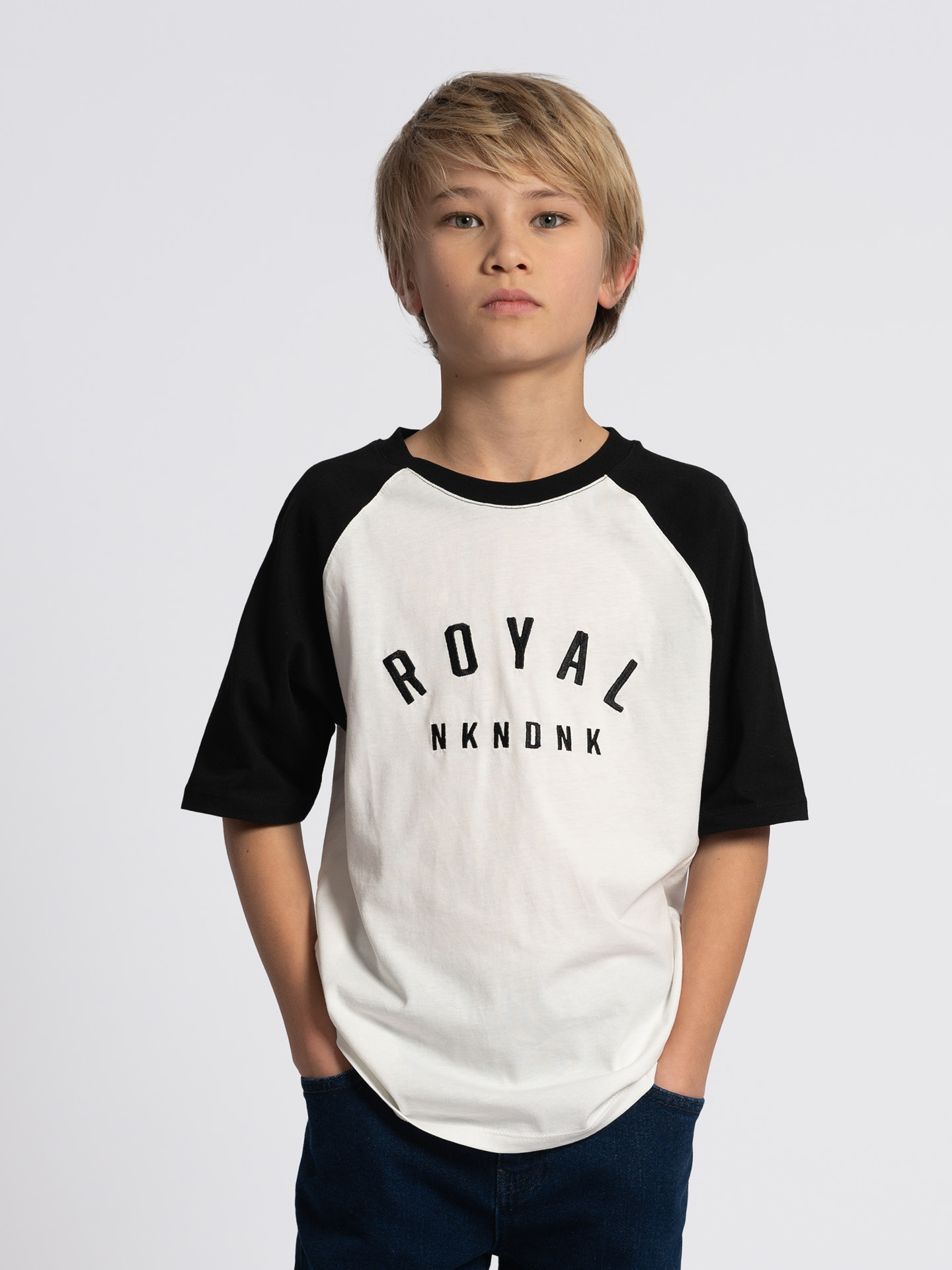 Raglan sleeve T-shirt with text