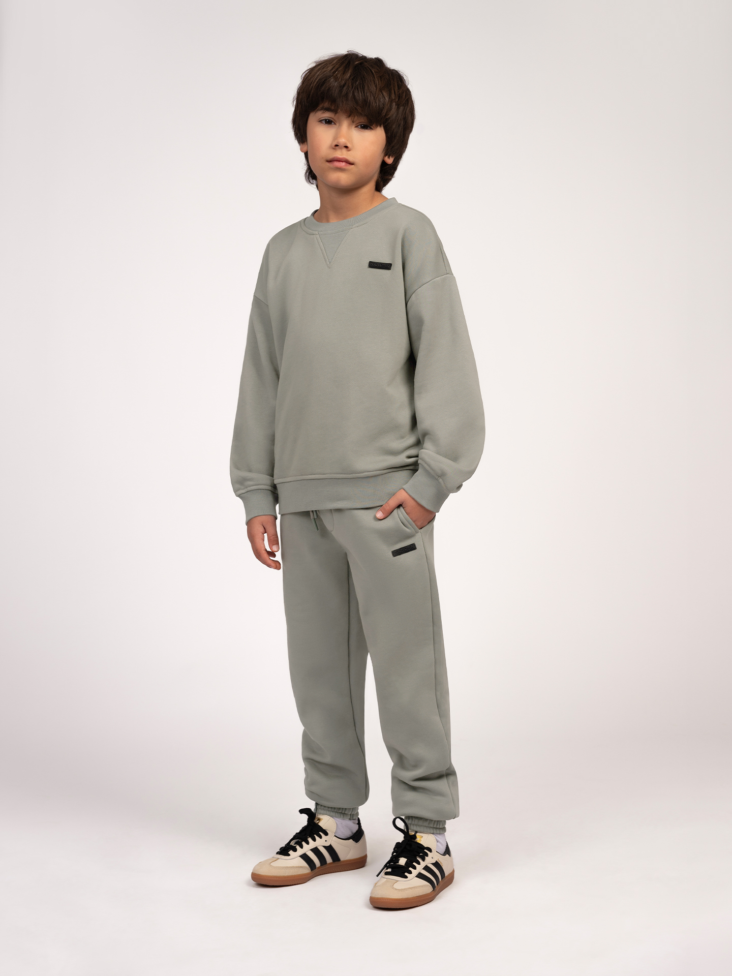 Jogging pants with drawstring