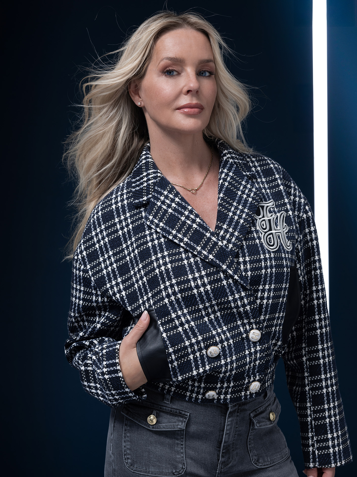 Cropped blazer with checked pattern