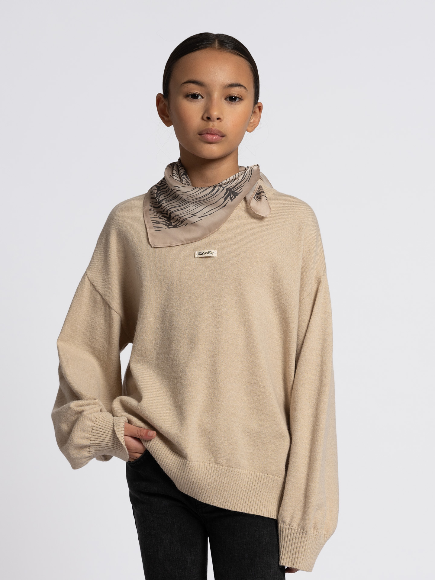 Knitted sweater with embroidered logo