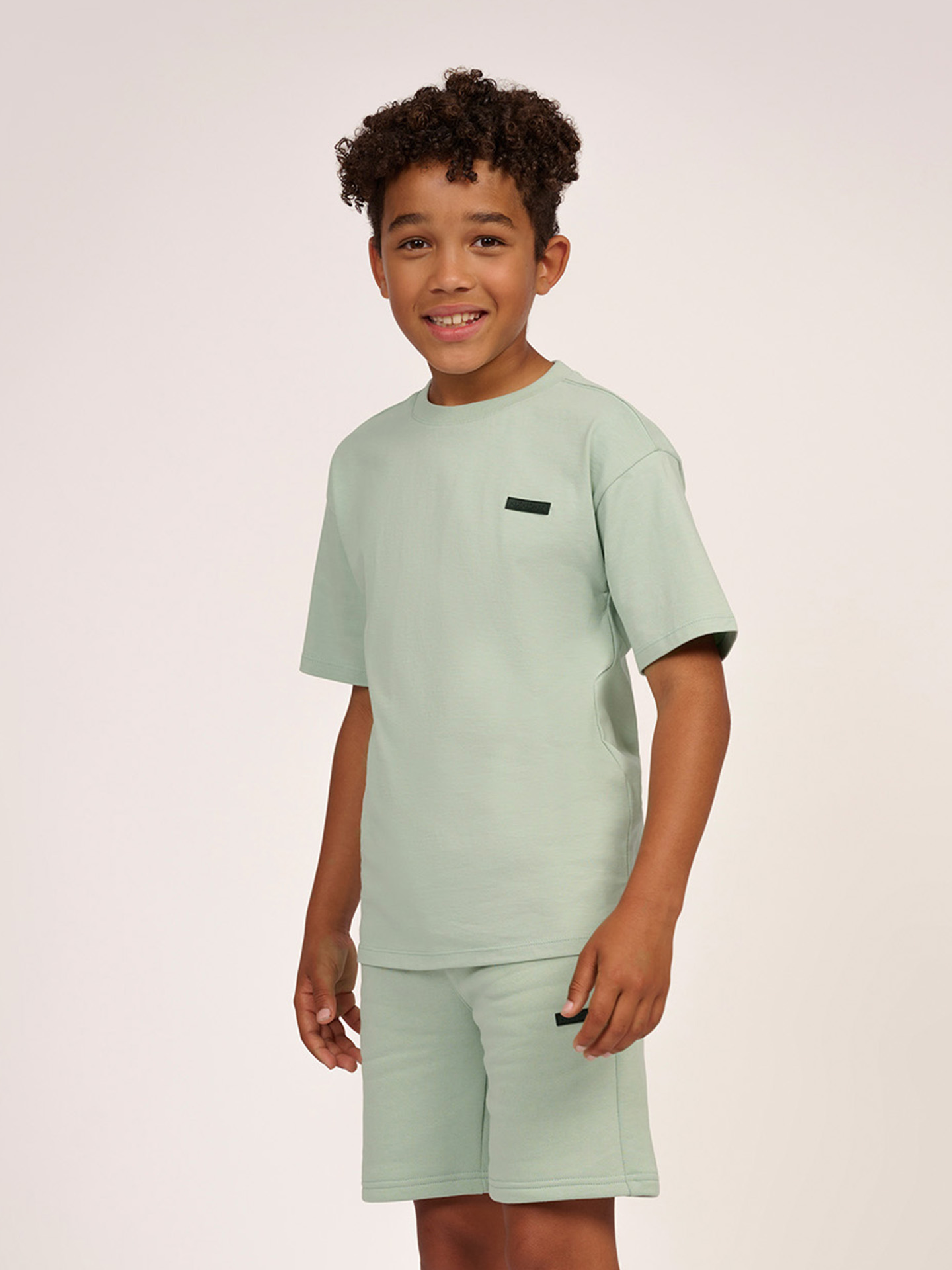 Basic T-shirt with logo patch