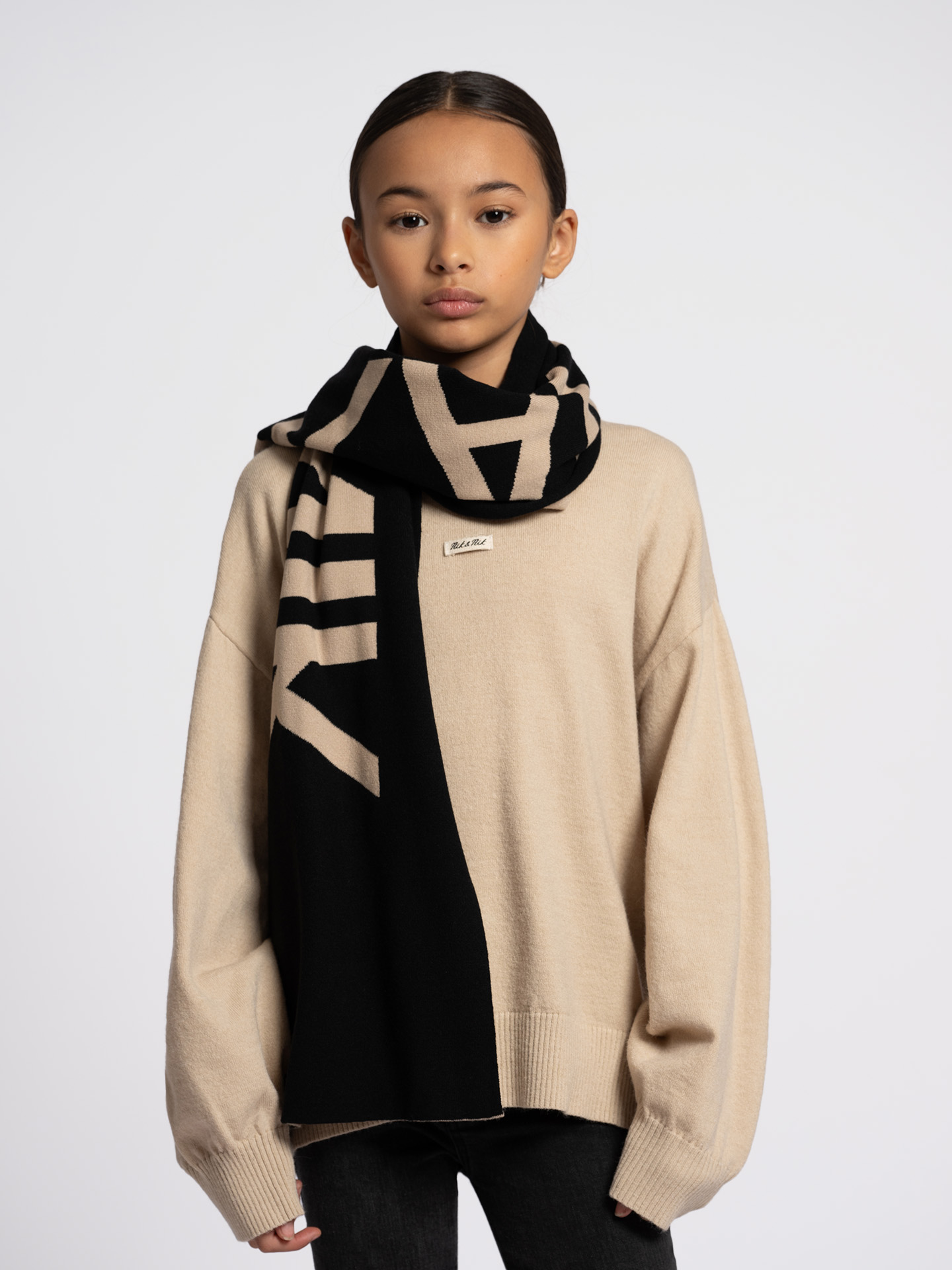 Double-sided scarf with logo