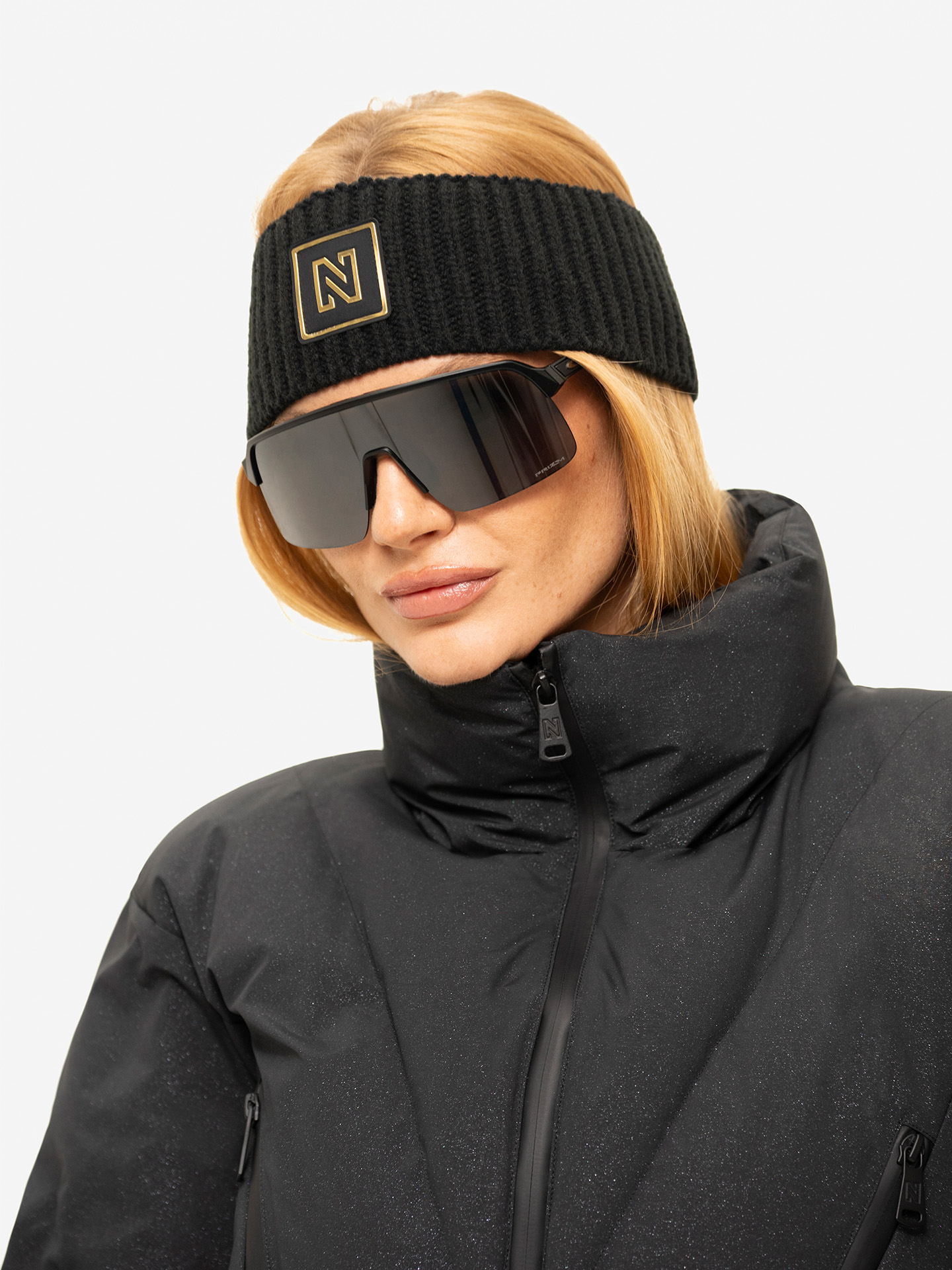 Knitted headband with logo