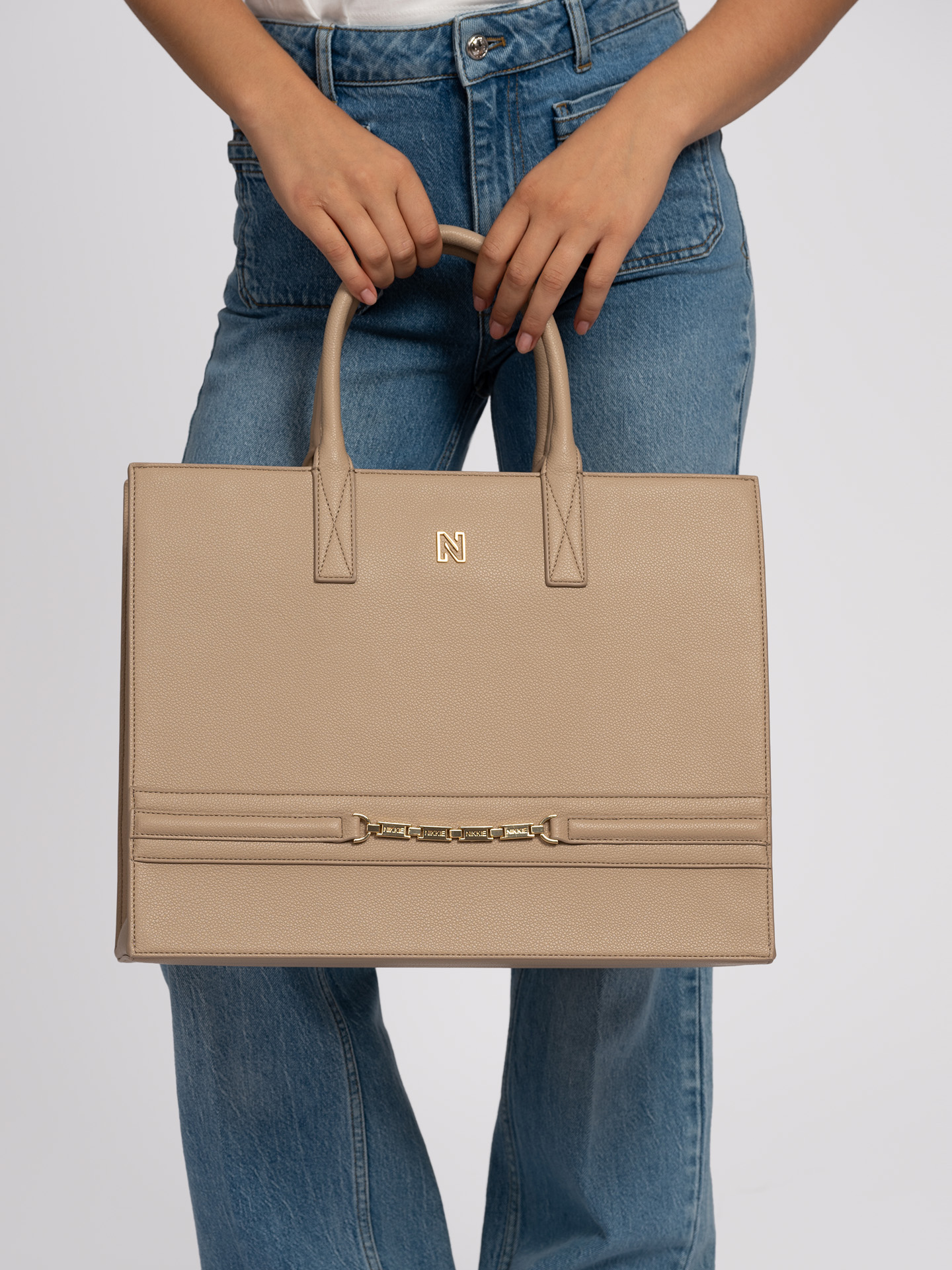Large shopper with chain detail