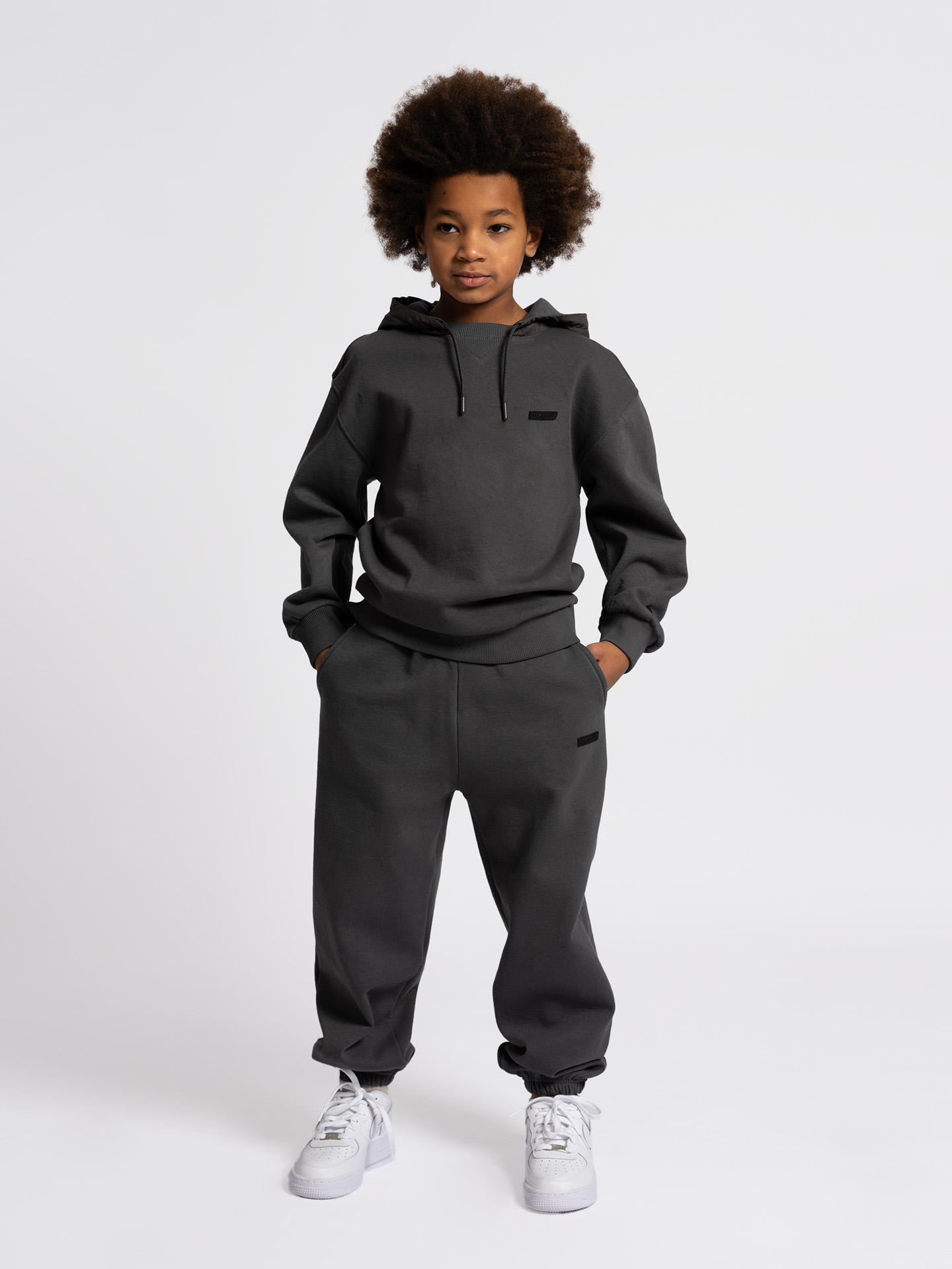Loose-fitting sweatpants