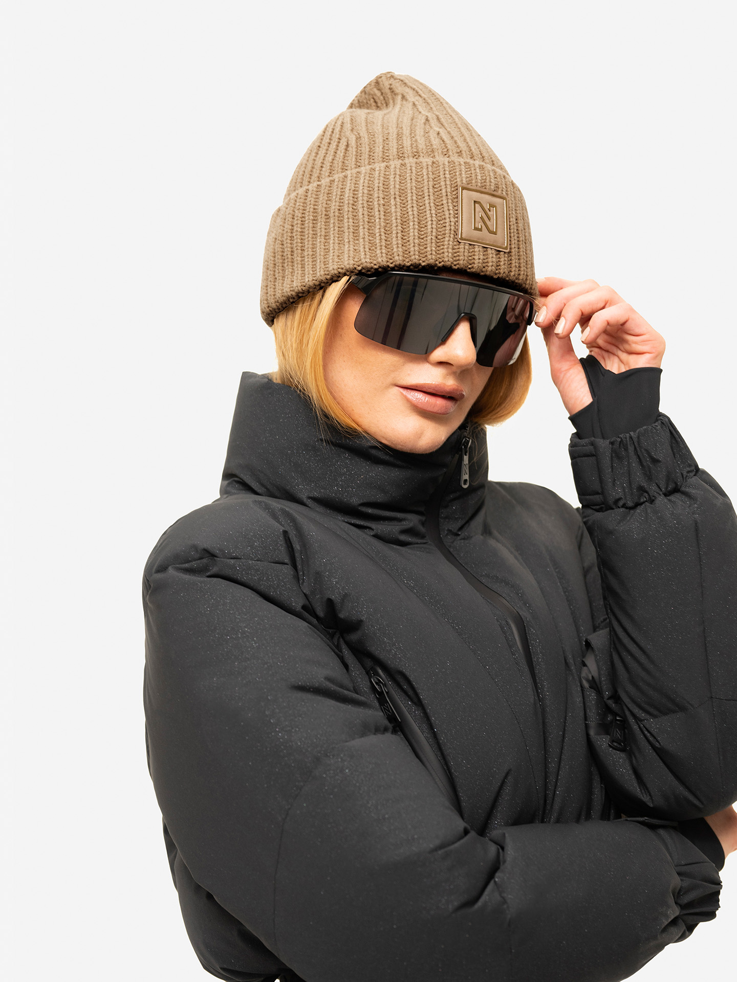 Knitted beanie with logo