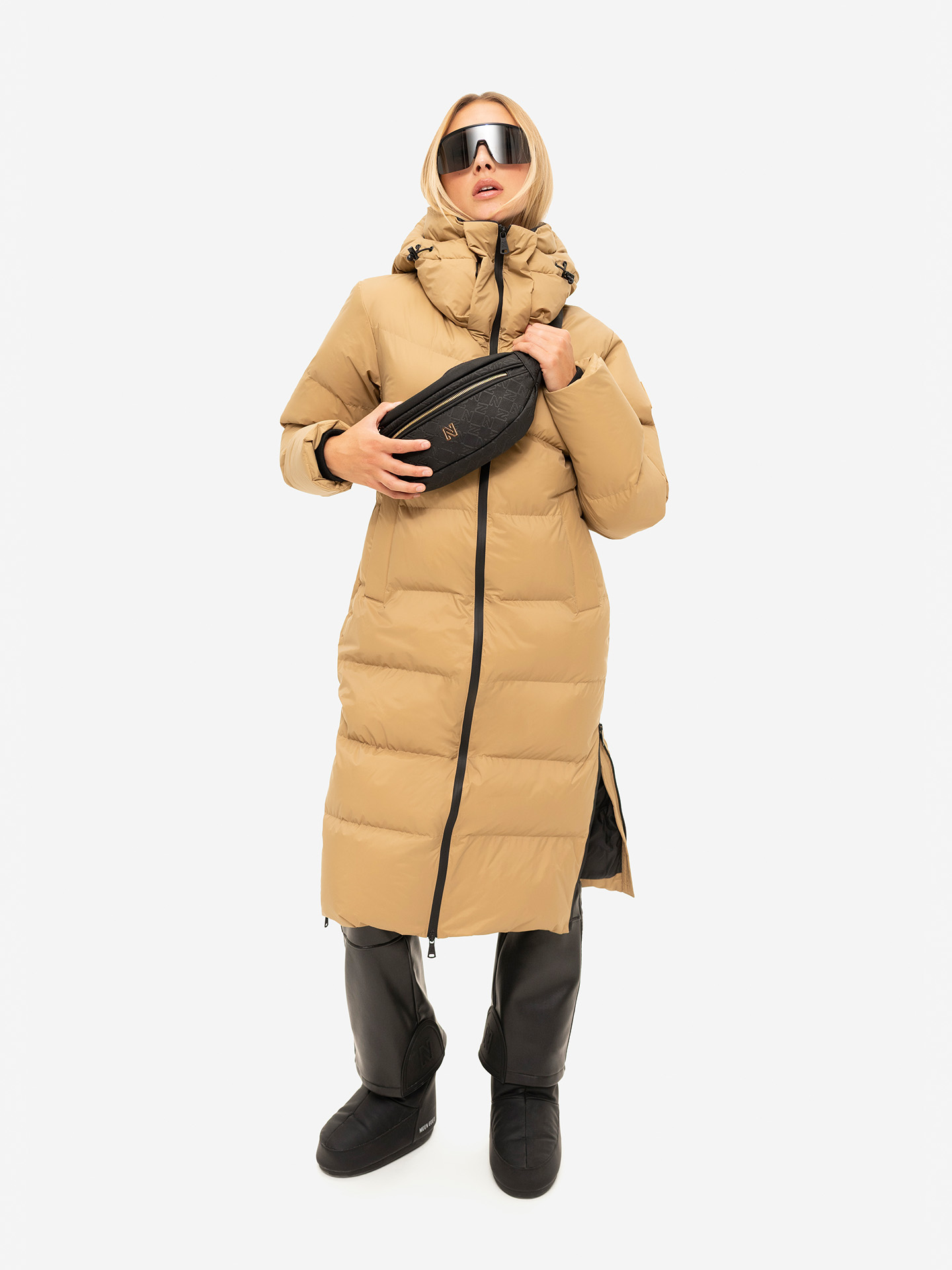 Fanny pack with logo pattern