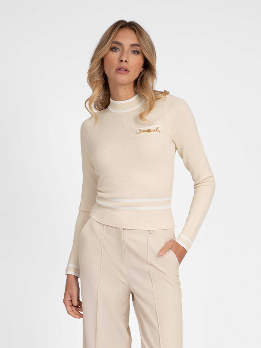 Fitted top with chain detail