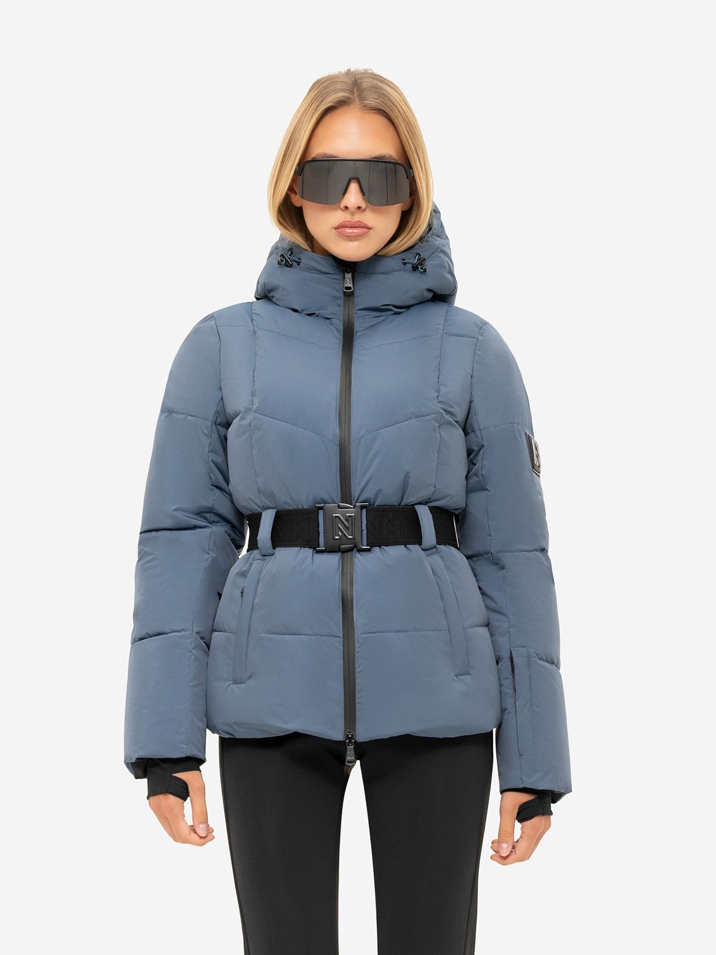 Ski jacket with elastic belt
