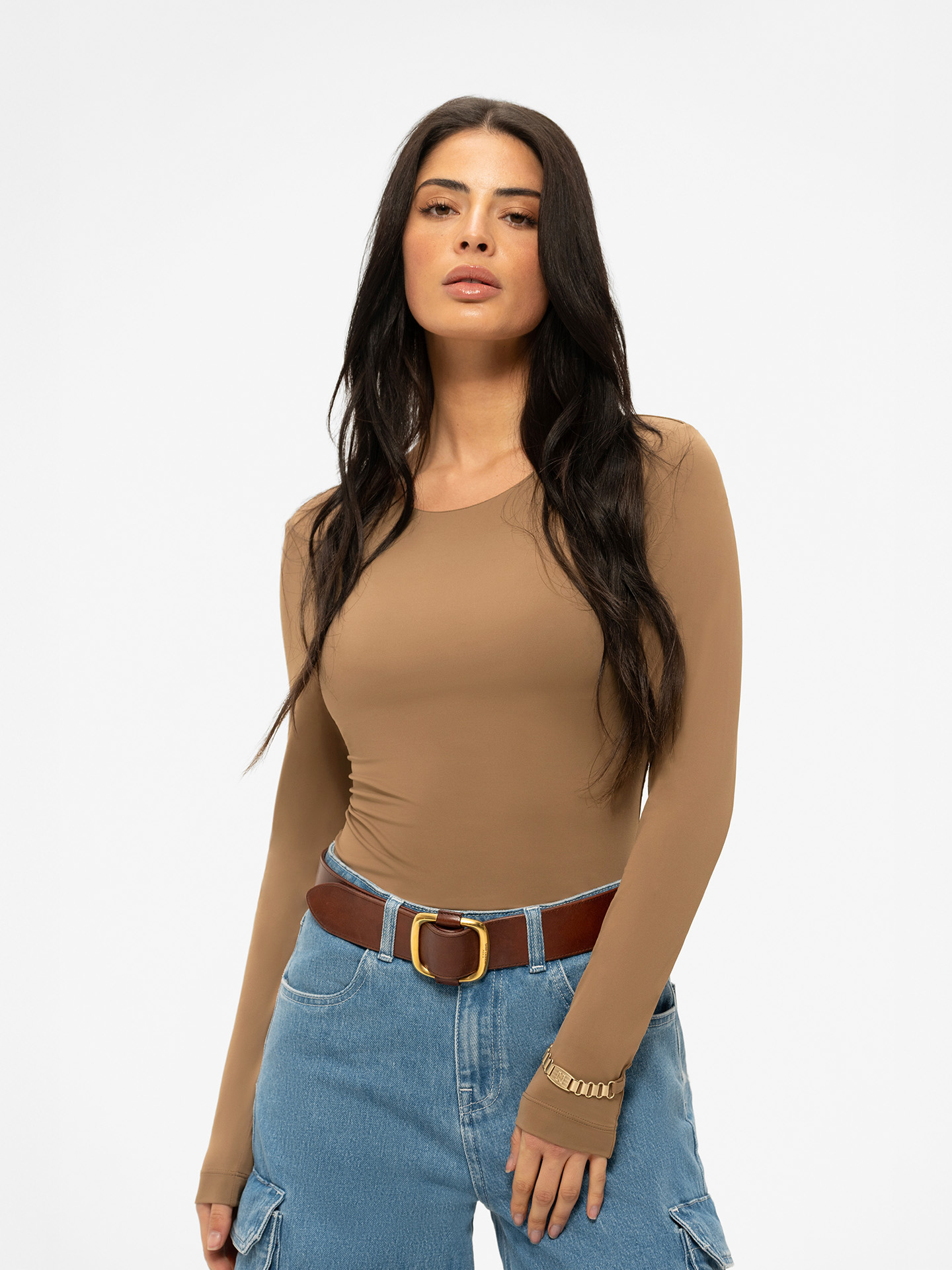 Body with chain detail