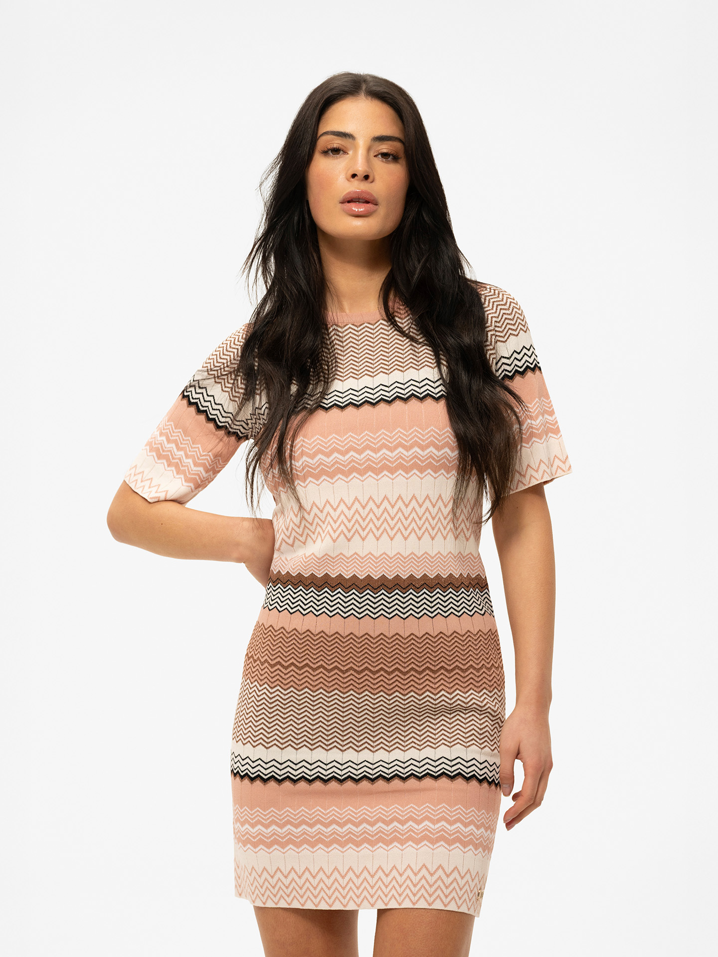 Dress with zigzag pattern and glitter thread