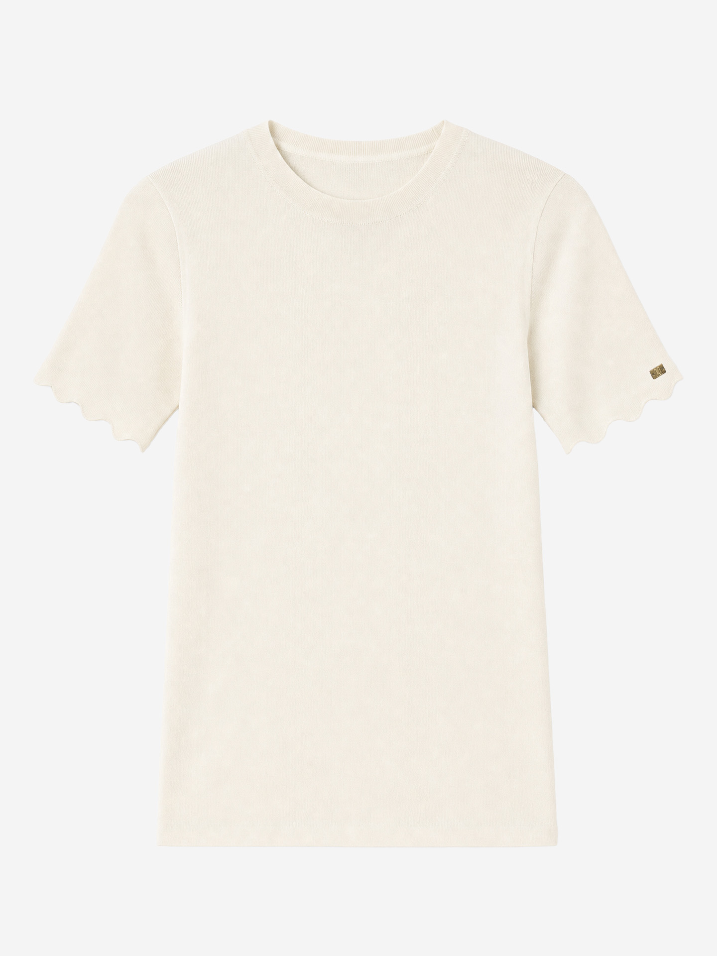 Basic top met golvende afwerking