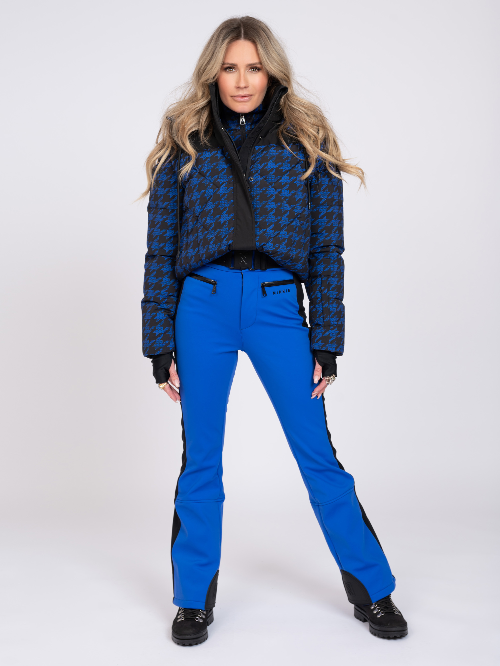 Flared ski pants with elastic belt