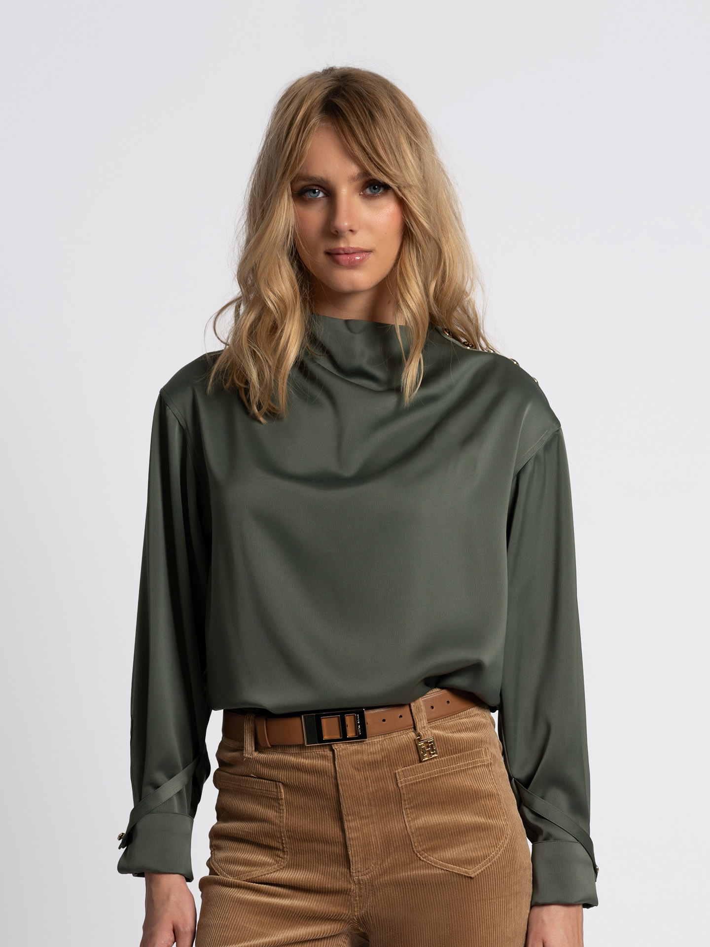 Blouse met hoge hals