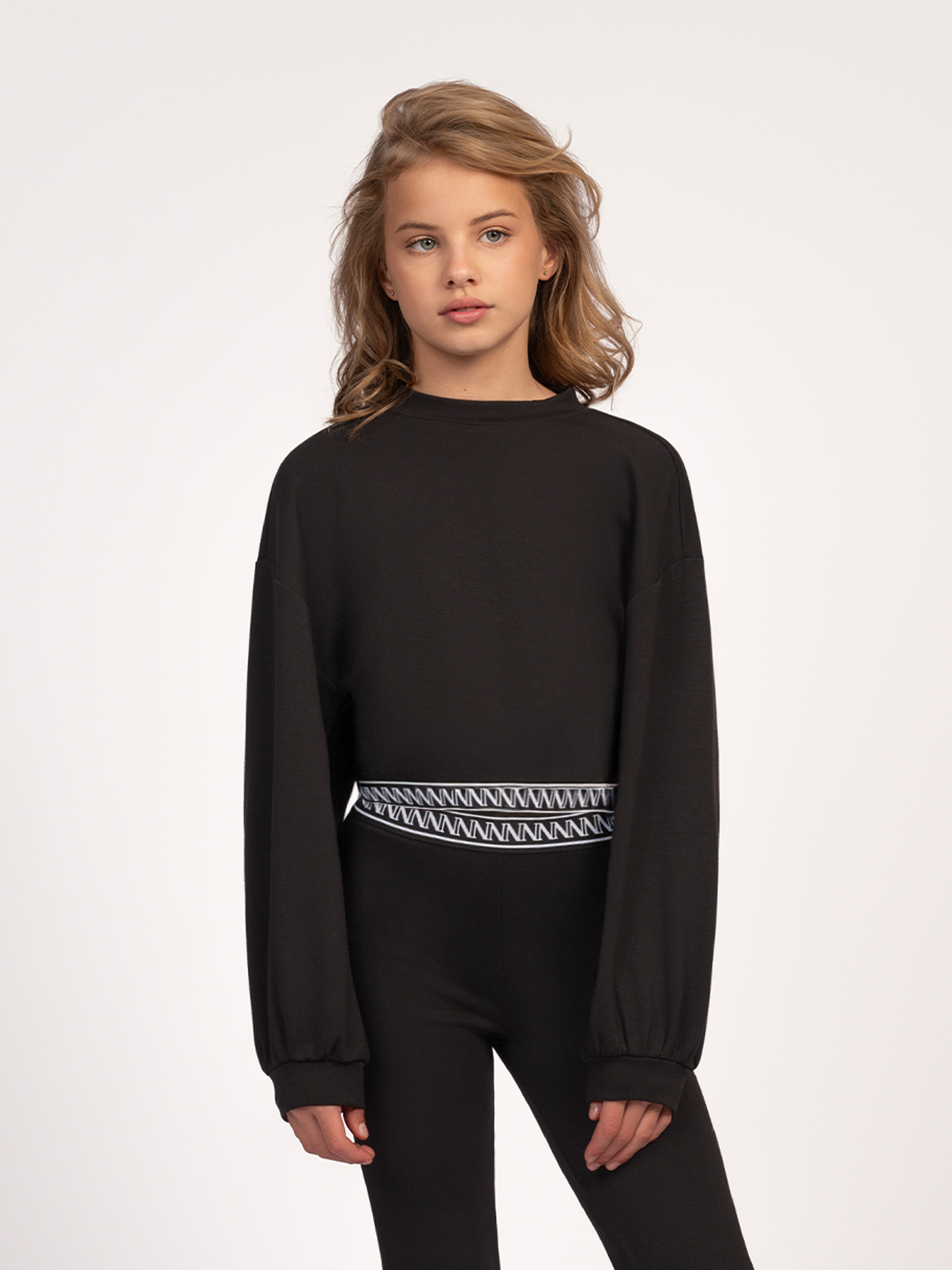 Cropped sweater with logo detail