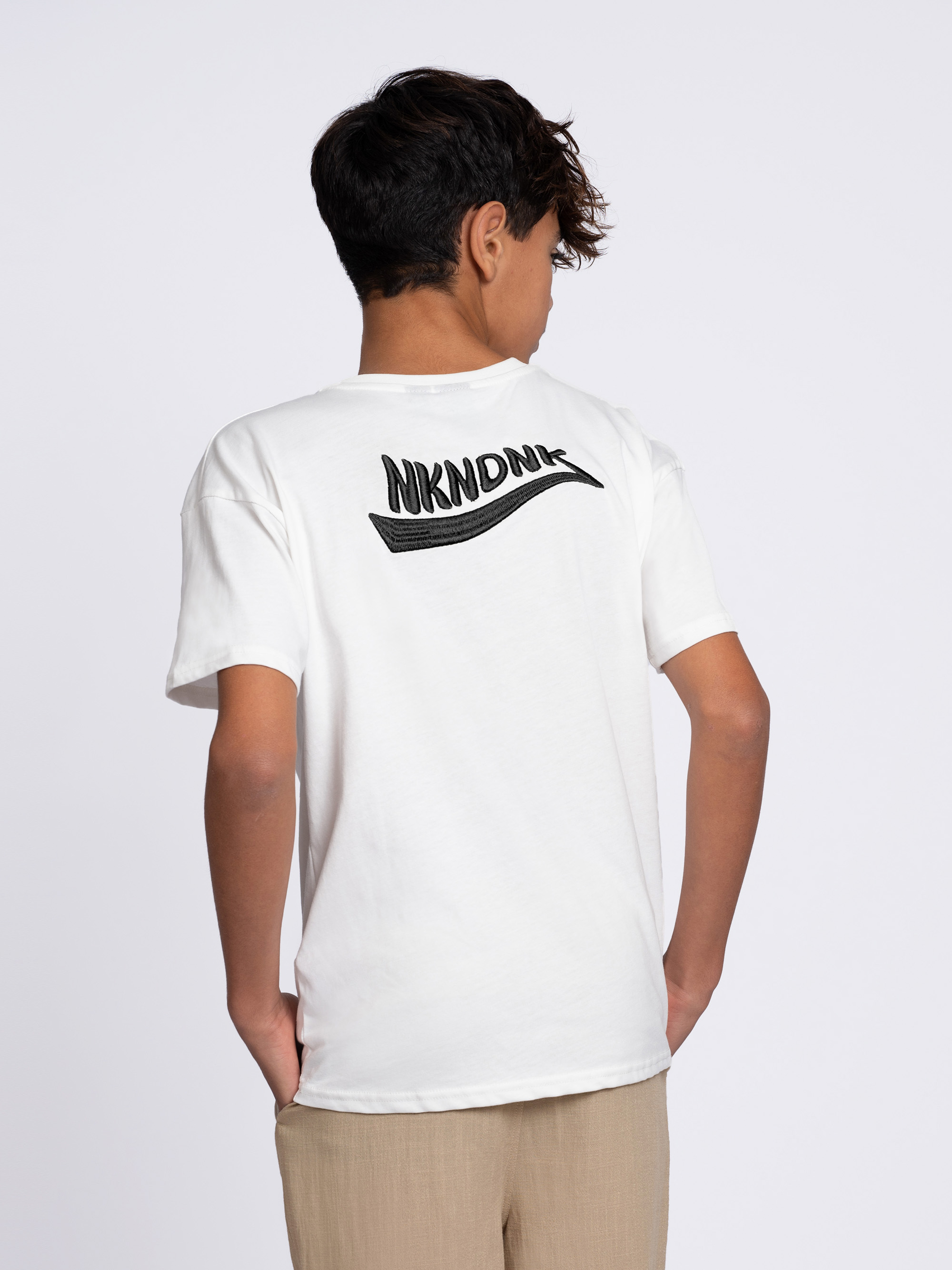Basic T-shirt with embroidered logo