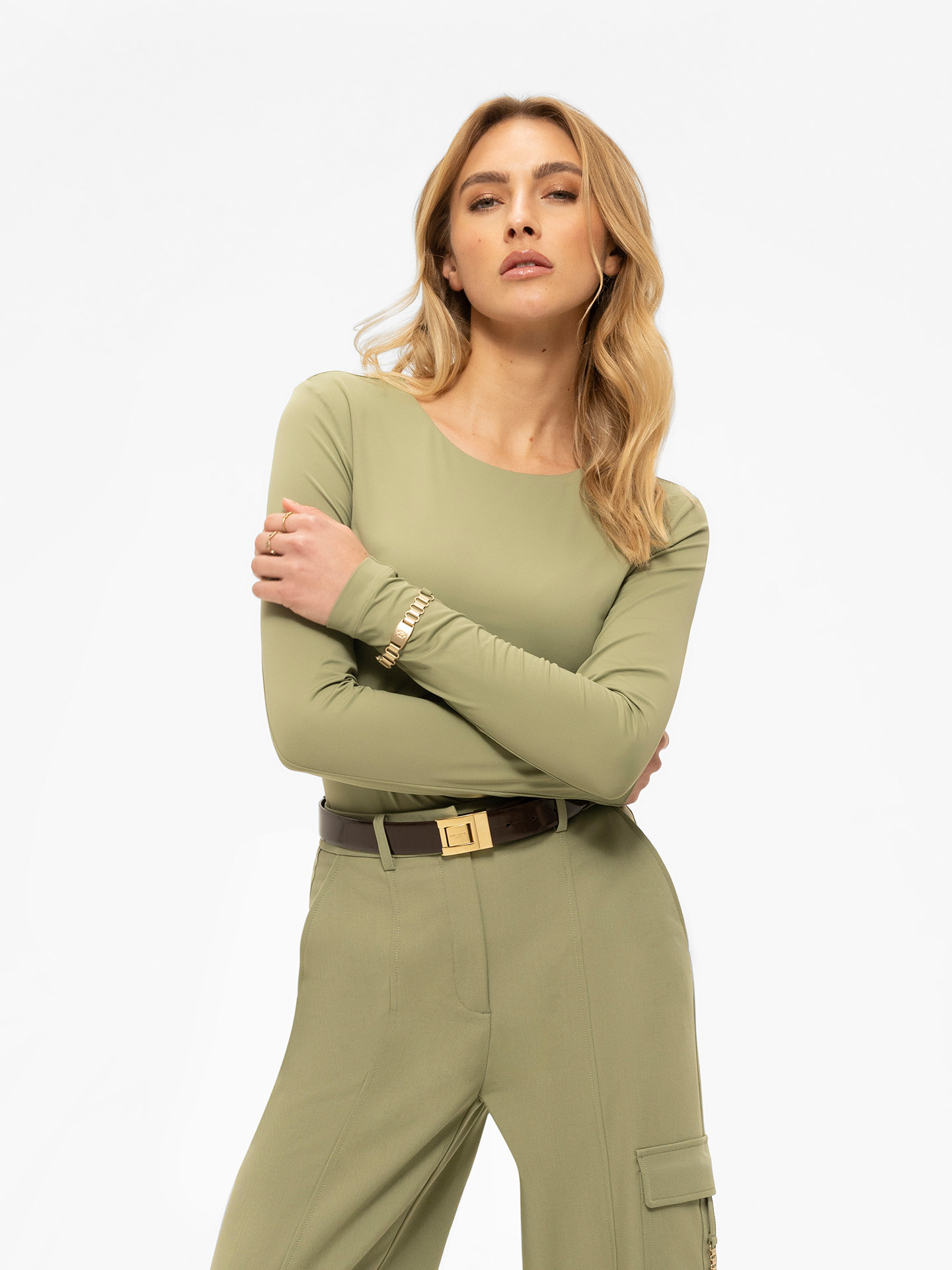 Body with chain detail