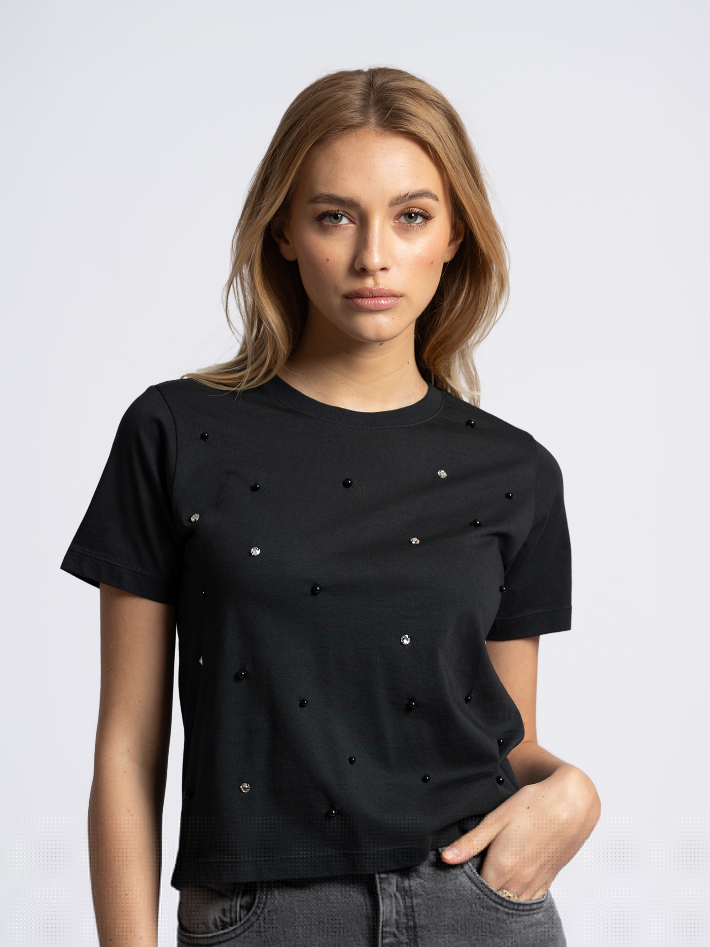 T-shirt with pearls and studs